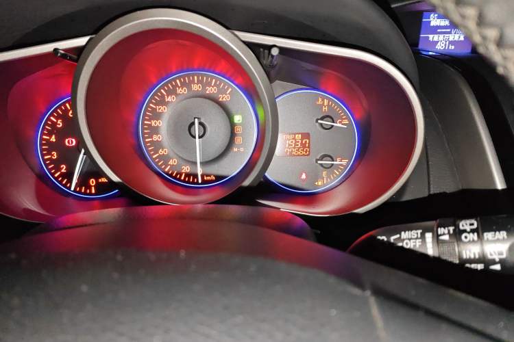 Used Mazda CX-7 2014 2.5L 2WD Luxury Edition Odometer Close Up