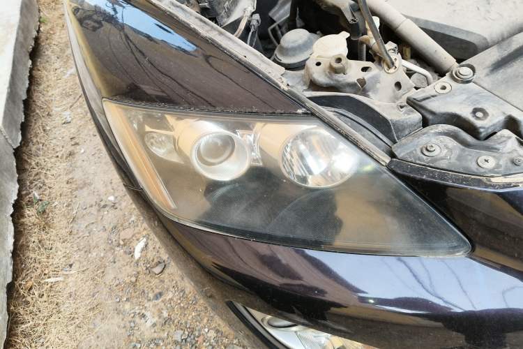 Used Mazda CX-7 2014 2.5L 2WD Luxury Edition Right Front Headlight