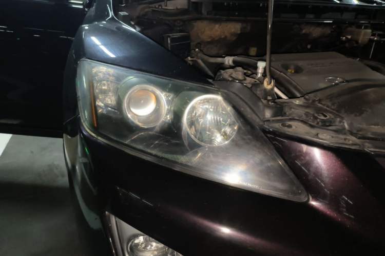 Used Mazda CX-7 2014 2.5L 2WD Luxury Edition Right Front Headlight