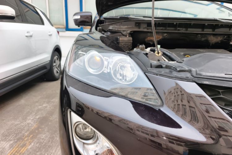 Used Mazda CX-7 2014 2.5L 2WD Luxury Edition Right Front Headlight