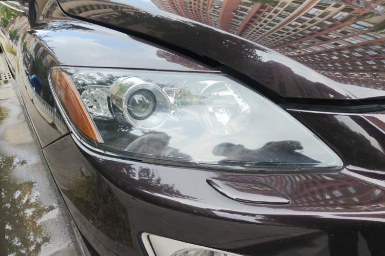 Used Mazda CX-7 2014 2.5L 2WD Premium Edition Right Front Headlight