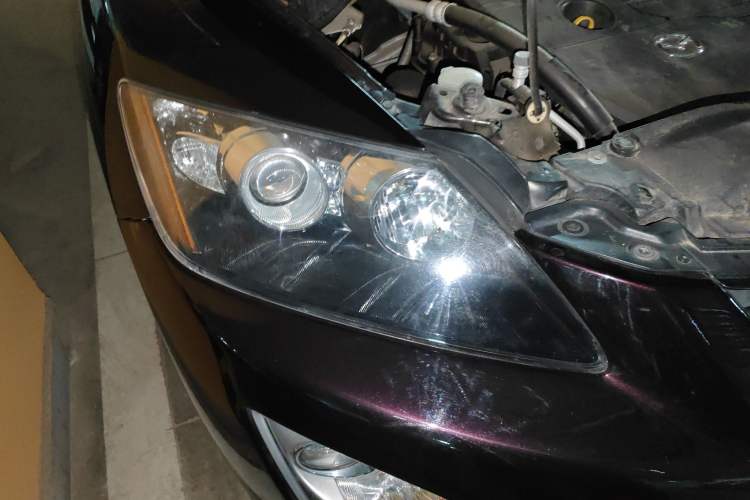 Used Mazda CX-7 2014 2.5L 2WD Luxury Edition Right Front Headlight