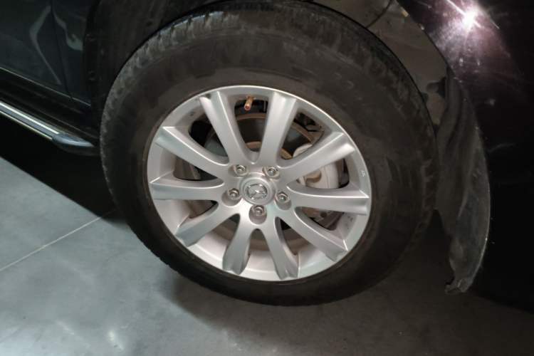Used Mazda CX-7 2014 2.5L 2WD Luxury Edition Right Front Wheel Hub