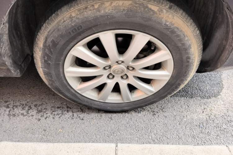 Used Mazda CX-7 2014 2.5L 2WD Luxury Edition Right Front Wheel Hub
