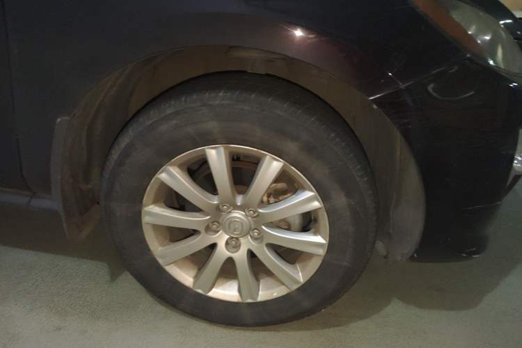 Used Mazda CX-7 2014 2.5L 2WD Fashion Edition Right Front Wheel Hub