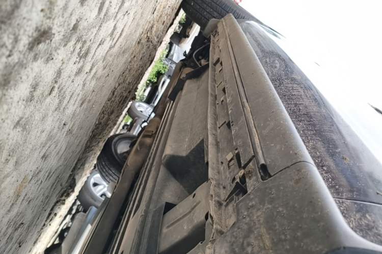 Used Mazda CX-7 2014 2.5L 2WD Fashion Edition Right Side Sill