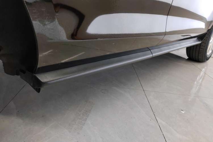Used Mazda CX-7 2014 2.3T Smart All-Wheel-Drive Sport Edition Right Side Sill
