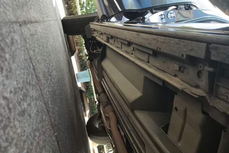 Used Mazda CX-7 2014 2.5L 2WD Luxury Edition Right Side Sill