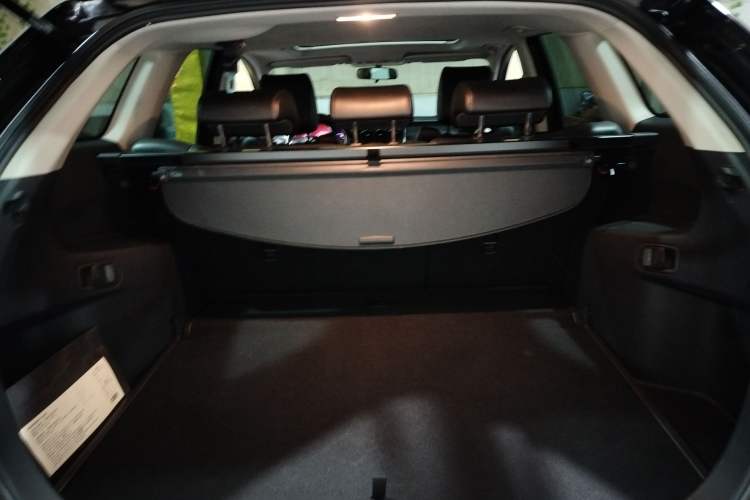 Used Mazda CX-7 2014 2.5L 2WD Luxury Edition Trunk