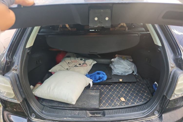 Used Mazda CX-7 2014 2.5L 2WD Premium Edition Trunk