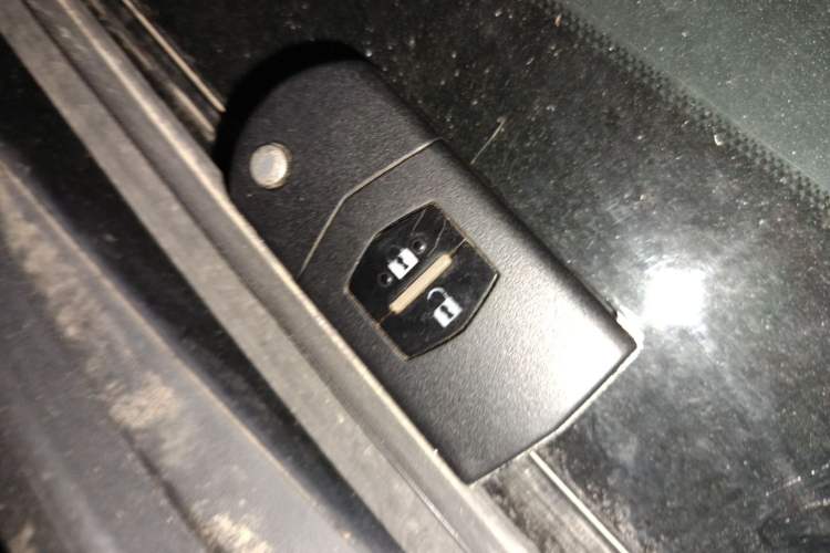 Used Mazda CX-7 2014 2.5L 2WD Fashion Edition Vehicle Key