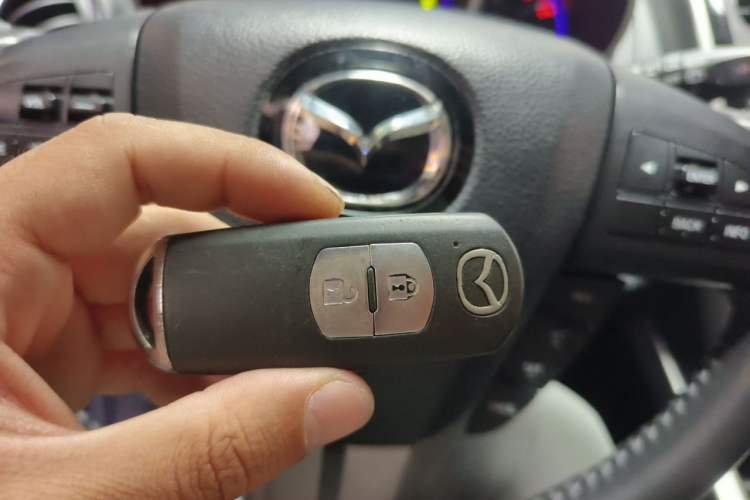 Used Mazda CX-7 2014 2.5L 2WD Luxury Edition Vehicle Key