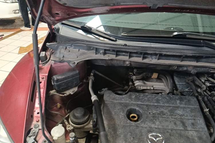 Used Mazda CX-7 2014 2.5L 2WD Luxury Edition Engine Bay Right