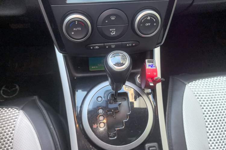 Used Mazda CX-7 2014 2.3T Smart All-Wheel-Drive Sport Edition Gear Lever