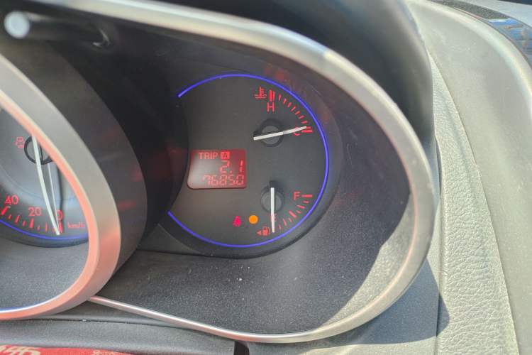 Used Mazda CX-7 2014 2.5L 2WD Fashion Edition Odometer Close Up