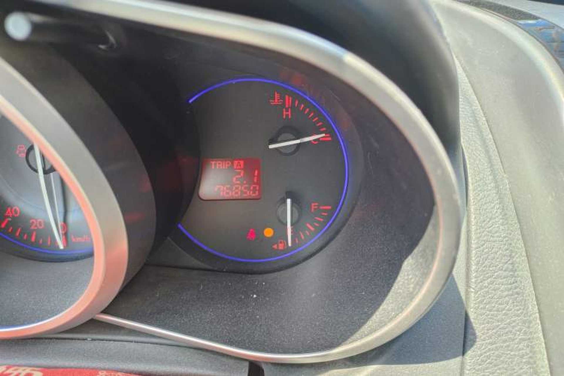 Used Mazda CX-7 2014 2.5L 2WD Fashion Edition Odometer Close Up