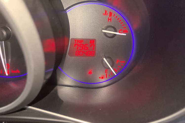 Used Mazda CX-7 2014 2.3T Smart All-Wheel-Drive Sport Edition Odometer Close Up
