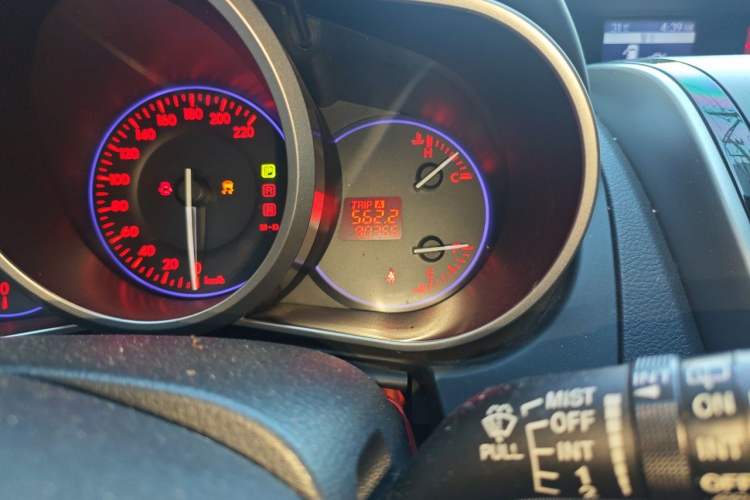 Used Mazda CX-7 2014 2.5L 2WD Fashion Edition Odometer Close Up