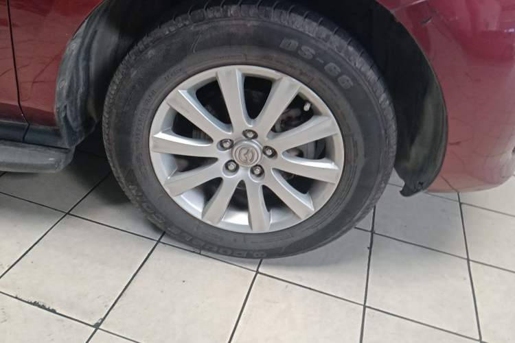Used Mazda CX-7 2014 2.5L 2WD Luxury Edition Right Front Wheel Hub
