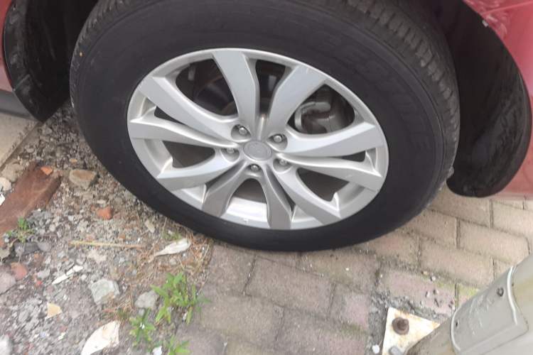Used Mazda CX-7 2014 2.3T Smart All-Wheel-Drive Sport Edition Right Front Wheel Hub