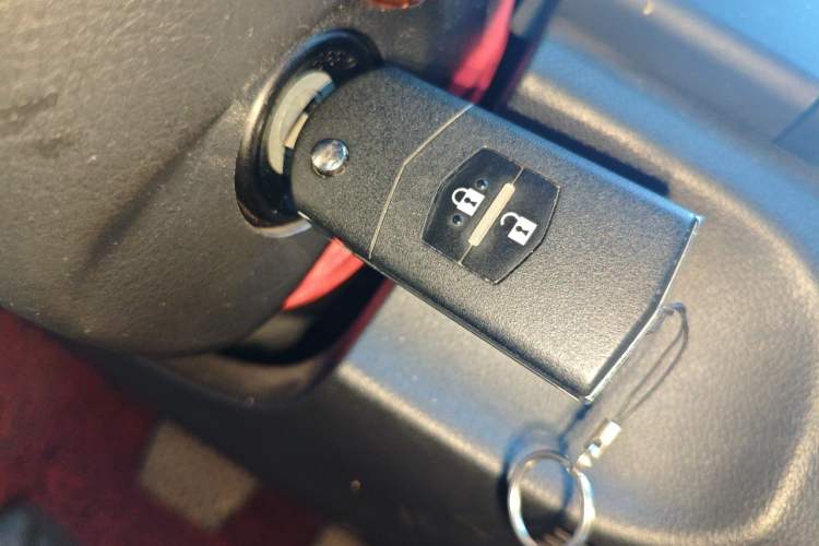 Used Mazda CX-7 2014 2.5L 2WD Fashion Edition Vehicle Key