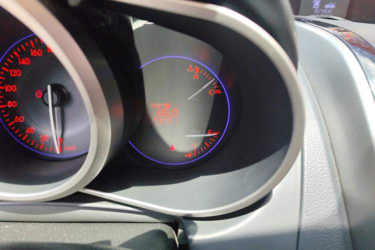 Used Mazda CX-7 2014 2.5L 2WD Fashion Edition Odometer Close Up