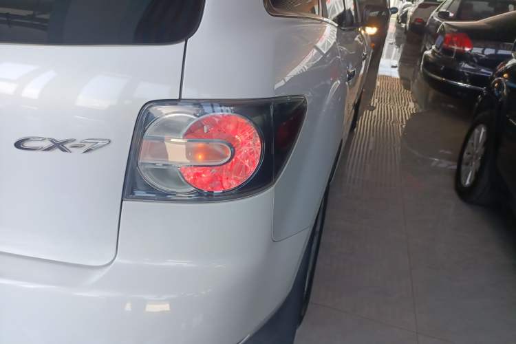 Used Mazda CX-7 2014 2.5L 2WD Luxury Edition Exterior 6