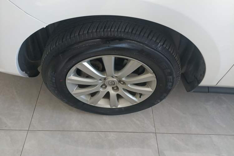 Used Mazda CX-7 2014 2.5L 2WD Luxury Edition Exterior 7