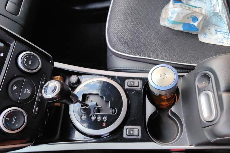 Used Mazda CX-7 2014 2.5L 2WD Premium Edition Gear Lever