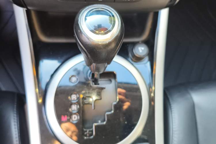 Used Mazda CX-7 2014 2.3T Smart All-Wheel Drive Supreme Edition Gear Lever