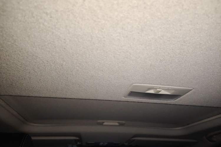 Used Mazda CX-7 2014 2.5L 2WD Premium Edition Headliner