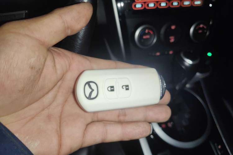 Used Mazda CX-7 2014 2.5L 2WD Premium Edition Interior 1
