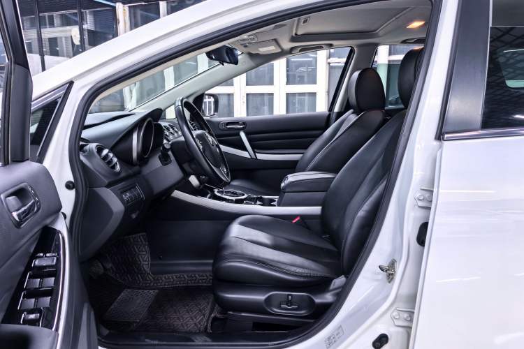 Used Mazda CX-7 2014 2.5L 2WD Luxury Edition Interior 1