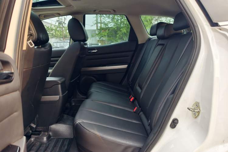 Used Mazda CX-7 2014 2.5L 2WD Luxury Edition Interior 10