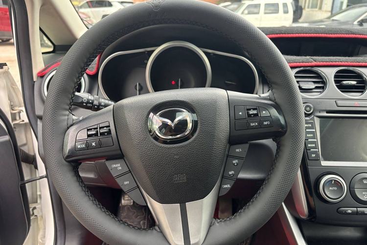 Used Mazda CX-7 2014 2.5L 2WD Luxury Edition Interior 2
