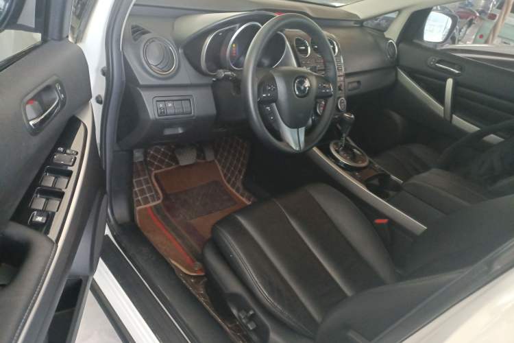 Used Mazda CX-7 2014 2.5L 2WD Luxury Edition Interior 3