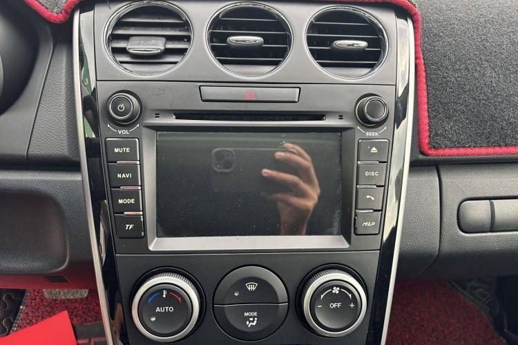 Used Mazda CX-7 2014 2.5L 2WD Luxury Edition Interior 3