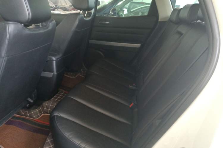 Used Mazda CX-7 2014 2.5L 2WD Luxury Edition Interior 4