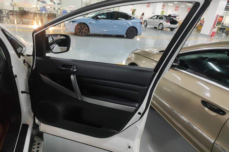 Used Mazda CX-7 2014 2.3T Smart All-Wheel-Drive Sport Edition Interior 5