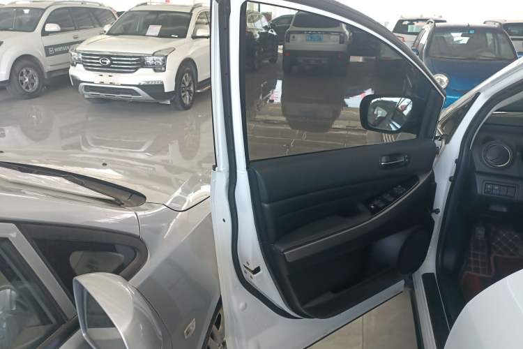 Used Mazda CX-7 2014 2.5L 2WD Luxury Edition Interior 7