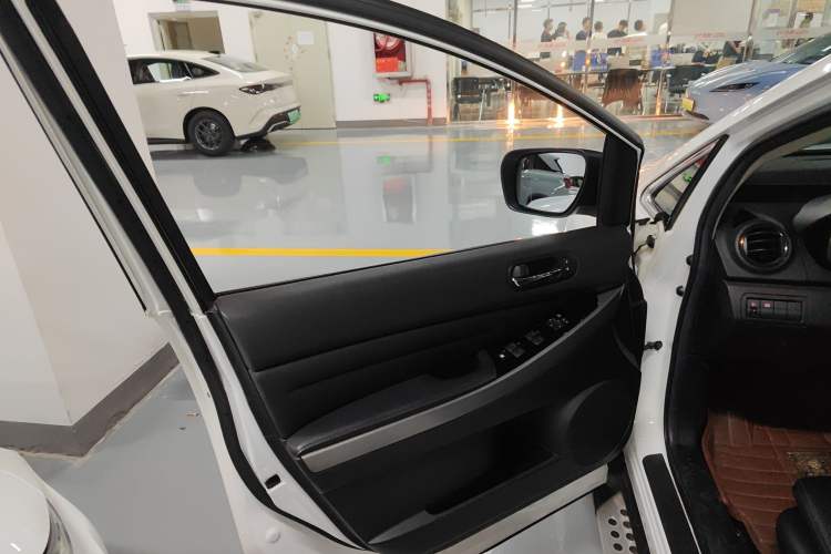 Used Mazda CX-7 2014 2.3T Smart All-Wheel-Drive Sport Edition Interior 7