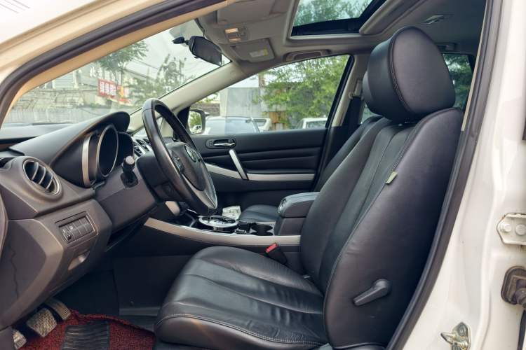 Used Mazda CX-7 2014 2.5L 2WD Luxury Edition Interior 8