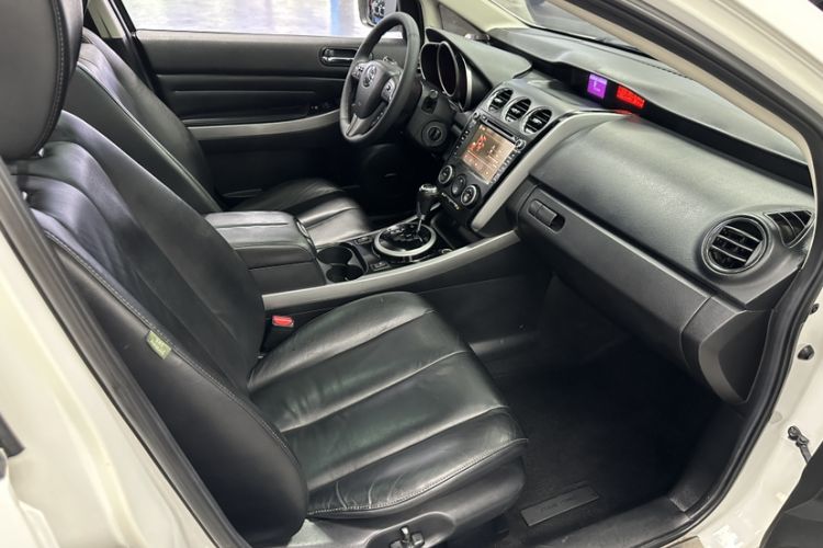 Used Mazda CX-7 2014 2.5L 2WD Premium Edition Interior 8