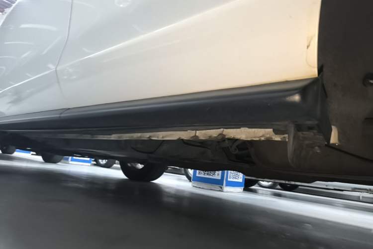 Used Mazda CX-7 2014 2.3T Smart All-Wheel-Drive Sport Edition Left Side Sill