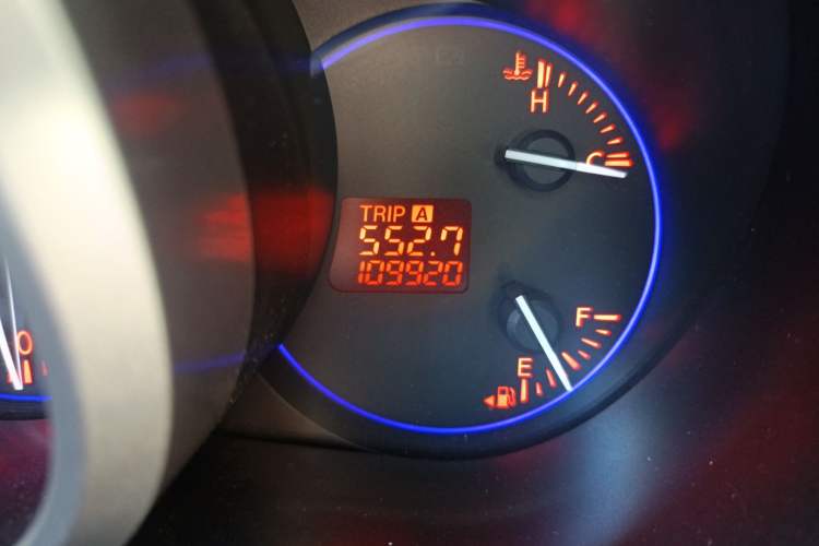 Used Mazda CX-7 2014 2.5L 2WD Luxury Edition Odometer Close Up