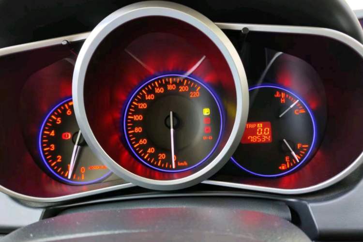 Used Mazda CX-7 2014 2.5L 2WD Fashion Edition Odometer Close Up
