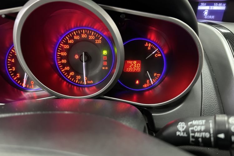 Used Mazda CX-7 2014 2.5L 2WD Premium Edition Odometer Close Up