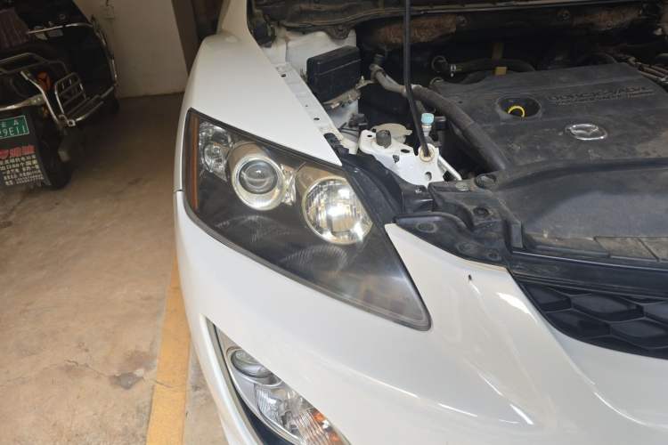 Used Mazda CX-7 2014 2.5L 2WD Luxury Edition Right Front Headlight