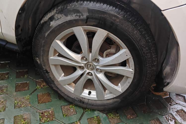Used Mazda CX-7 2014 2.3T Smart All-Wheel Drive Supreme Edition Right Front Wheel Hub