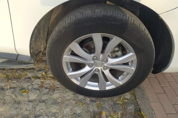 Used Mazda CX-7 2014 2.3T Smart All-Wheel Drive Supreme Edition Right Front Wheel Hub